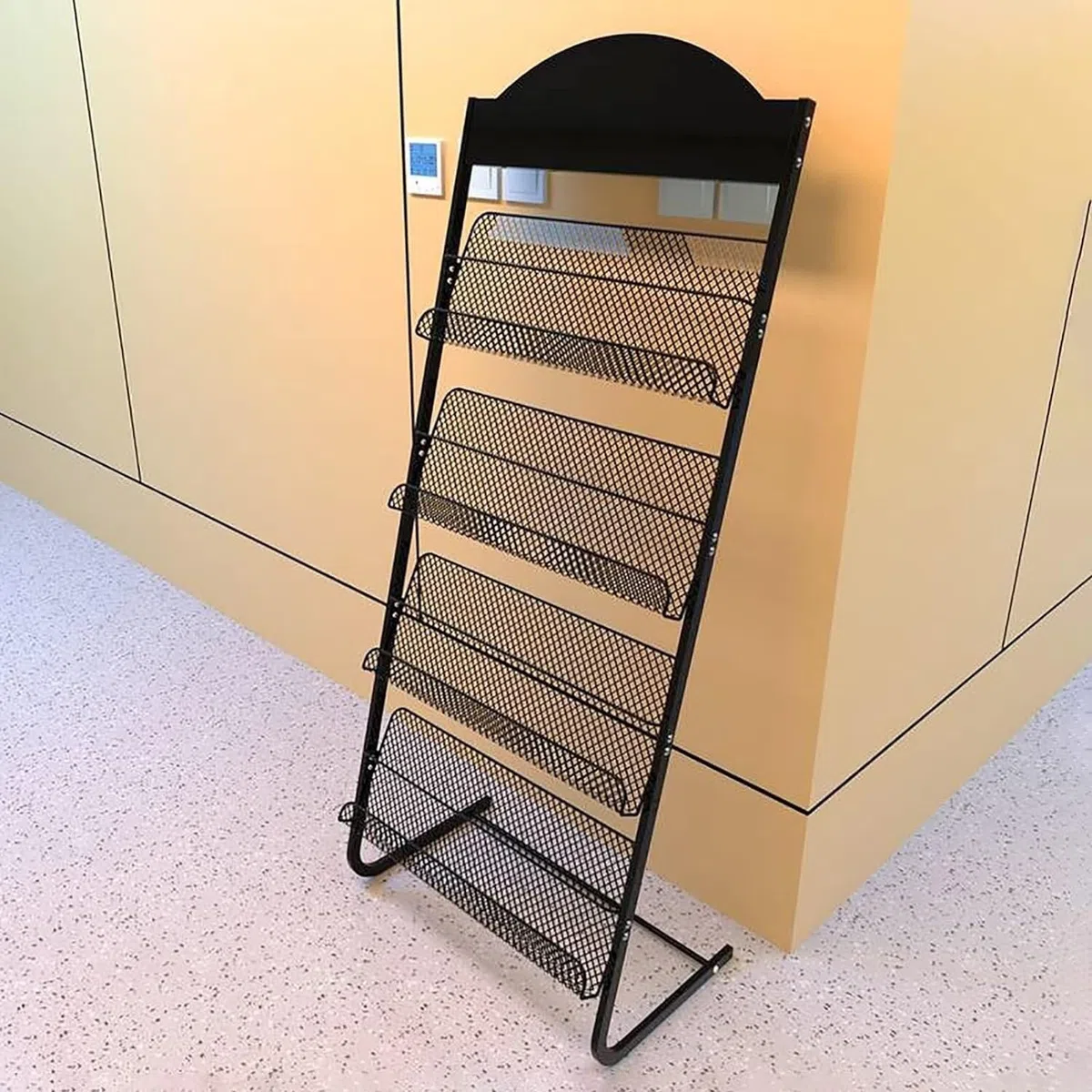 Porte-revues sur Pied Porte-revues sur Pied Présentoir à brochures en Maille métallique à 4 Poches Présentoir à usages Multiples (Une Couleur)